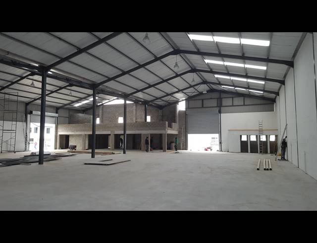 1,166M² FACTORY FOR SALE IN SAXON INDUSTRIAL